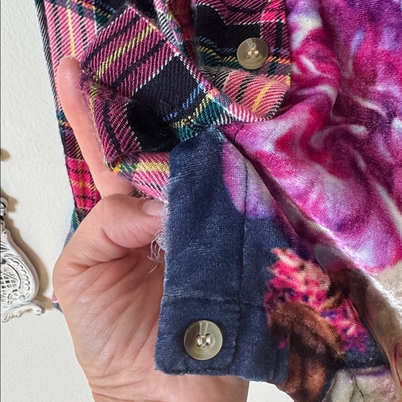 Tolani Blue and Pink Floral Velvet Back Plaid Flannel Tunic Button Down XS - Picture 8 of 8